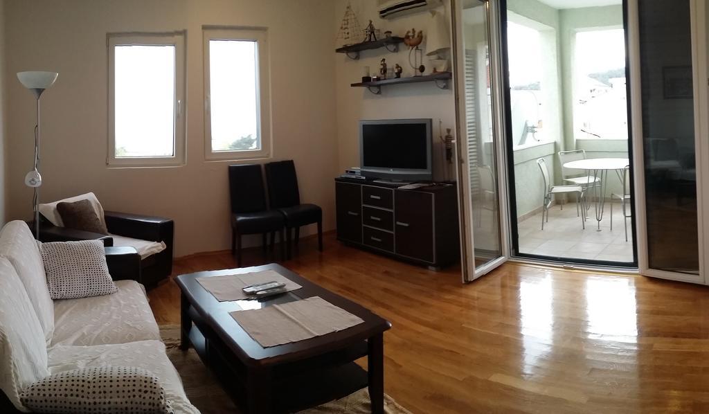 Nerina Apartment Petrovac Rum bild